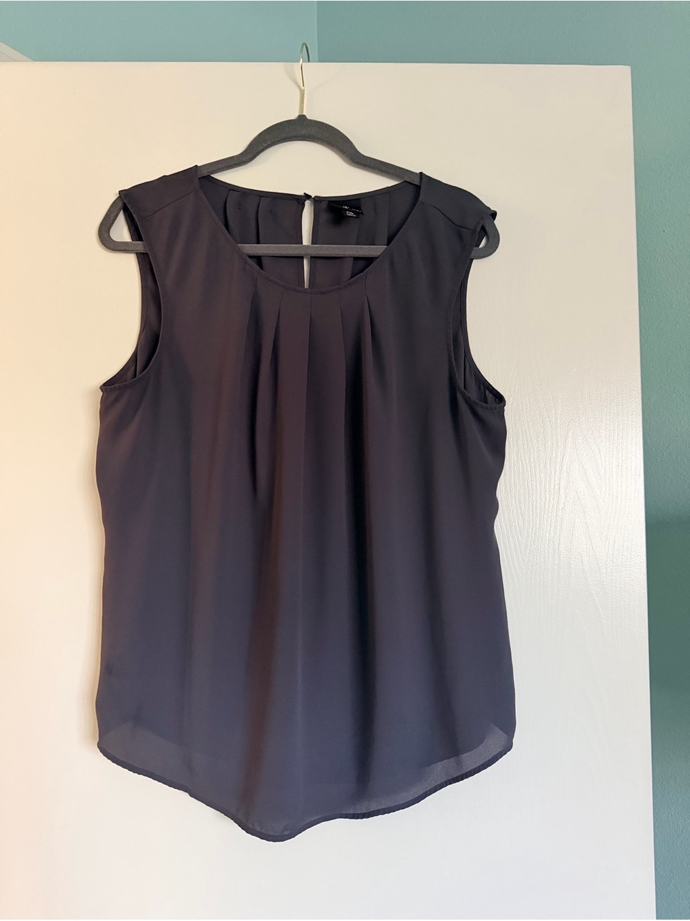 NWOT Worthington Sleeveless Blouse XXL Gray Pleated Flowy Top